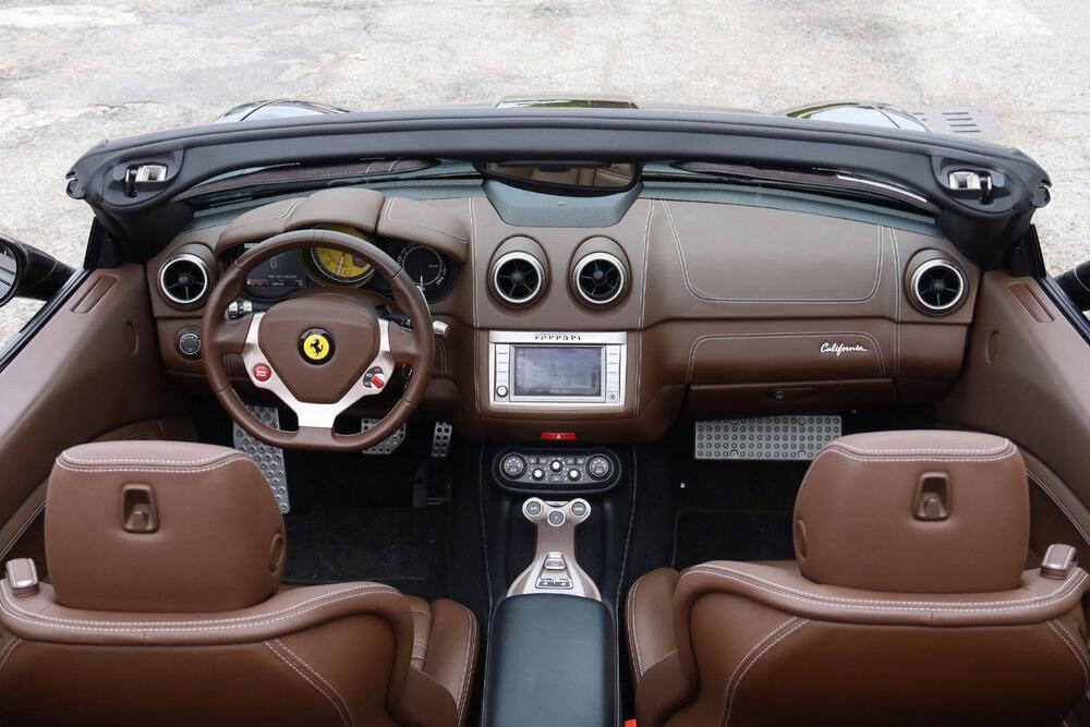 Ferrari California Spider usata a Varese (10)
