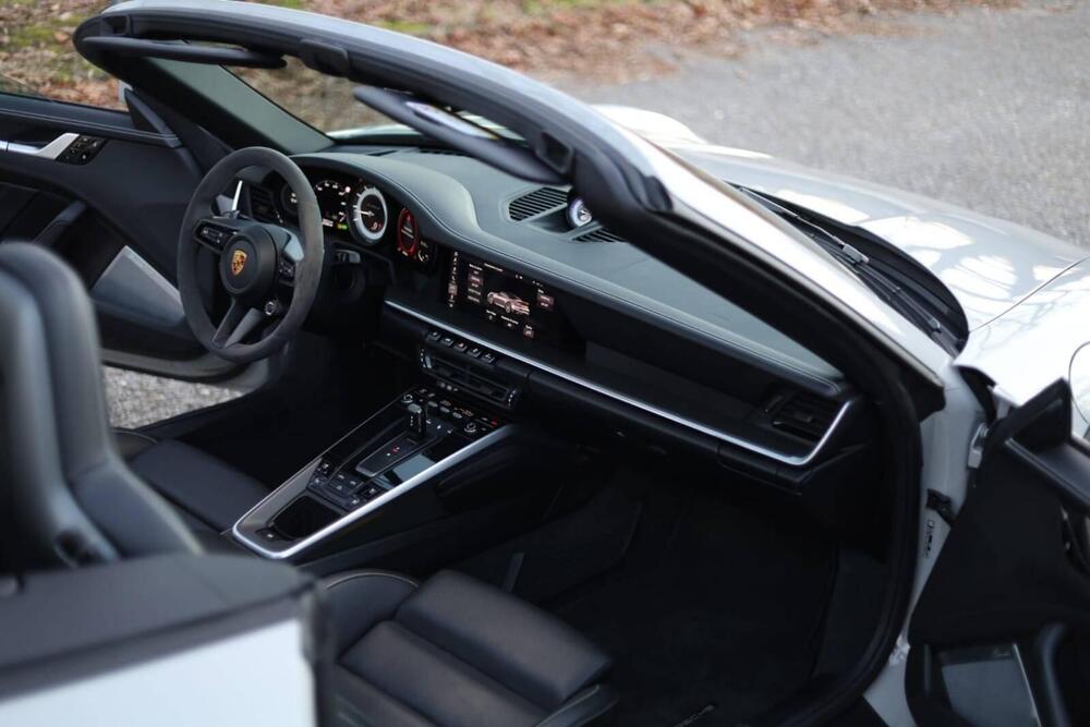 Porsche 911 Cabrio usata a Varese (16)