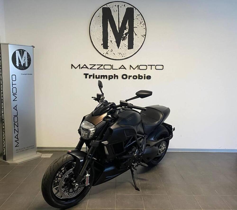 Ducati Diavel 1200 Dark (2012 - 13) (4)