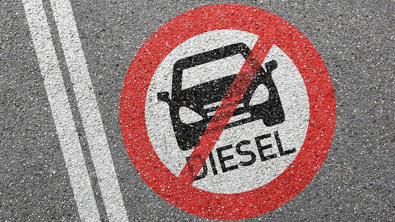 Blocco auto diesel Euro 5 rinviato al 2026: il divieto scatter&agrave; solo nelle citt&agrave; con oltre 100 mila abitanti