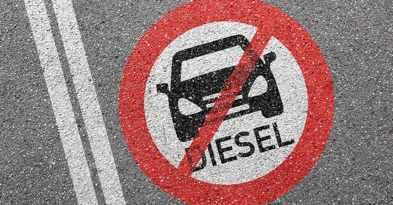 Blocco auto diesel Euro 5 rinviato al 2026: il divieto scatter&agrave; solo nelle citt&agrave; con oltre 100 mila abitanti