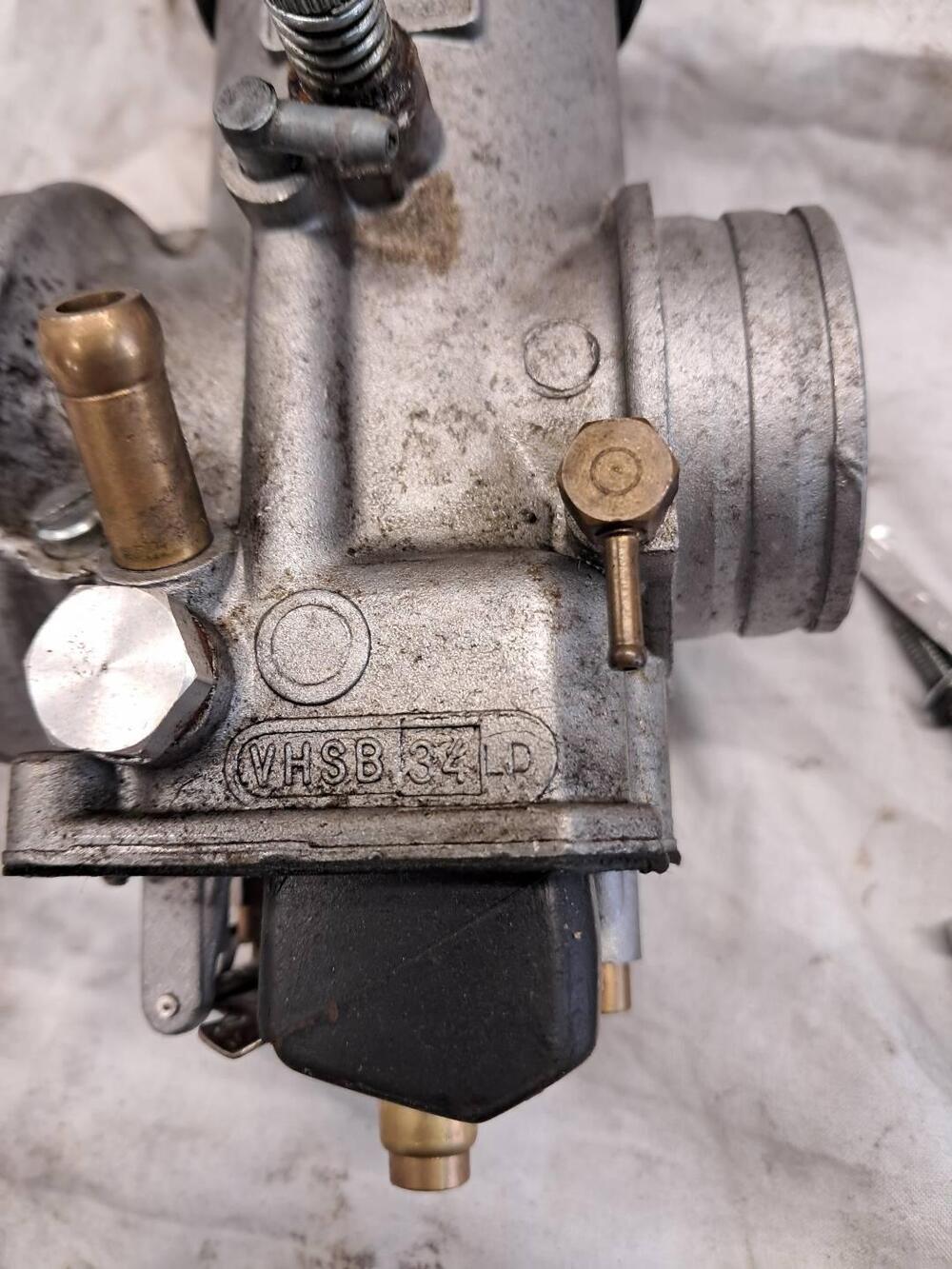 2 CARBURATORI VHSB 34 LD APRILIA ROTAX 122 123 Dell'Orto (3)