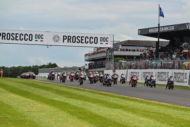 SBK 2025. GP del Regno Unito a Donington. Solo nove punti separano Bulega e Toprak! 
