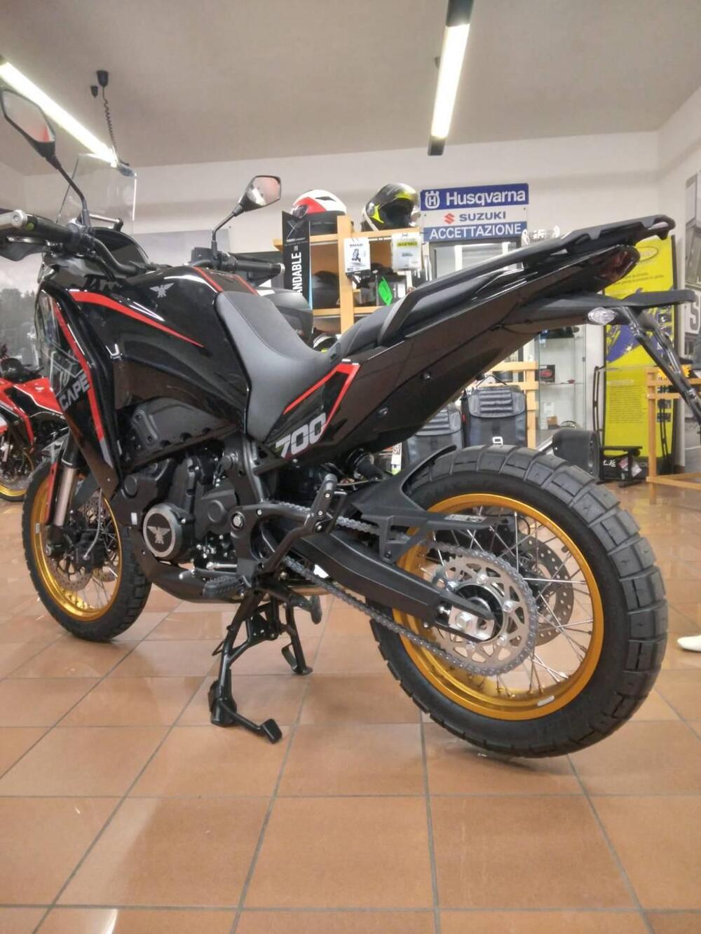 Moto Morini X-Cape 700 Gold Edition (2025 - 26) (2)