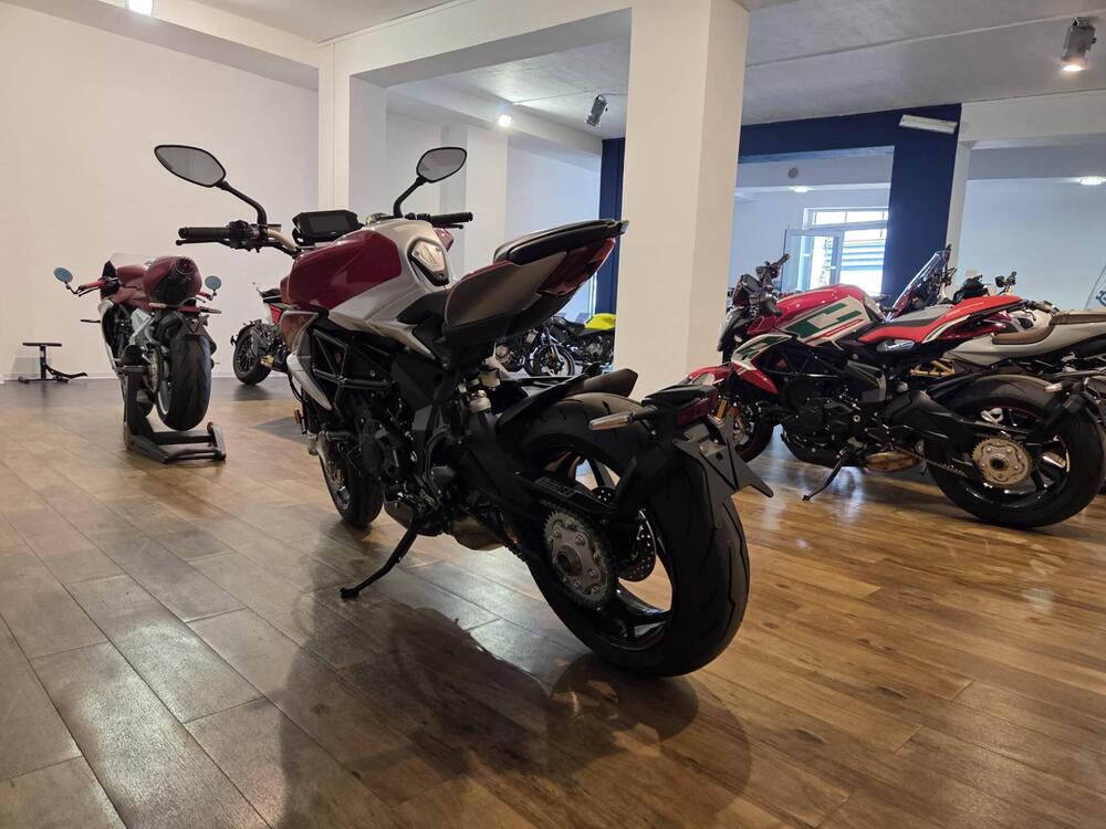 MV Agusta Brutale 800 RR Ottantesimo (2025) (13)