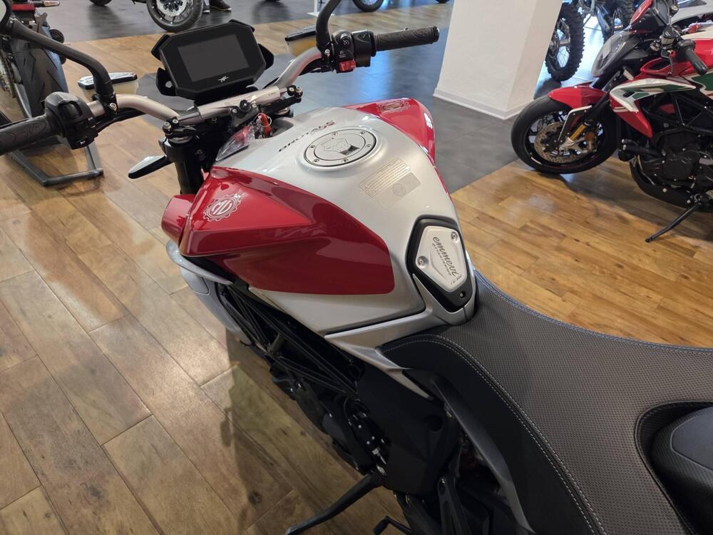 MV Agusta Brutale 800 RR Ottantesimo (2025) (15)