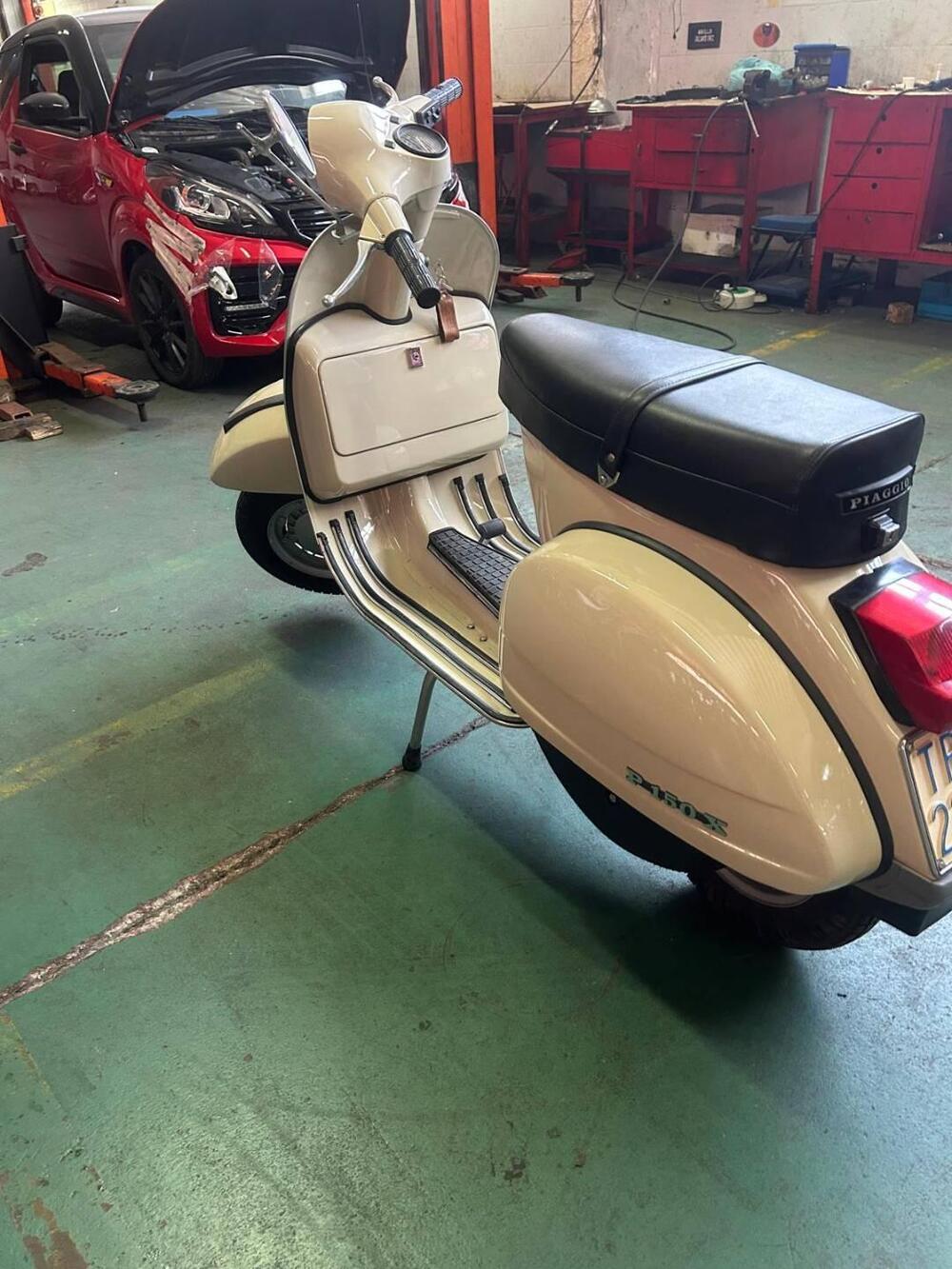 Piaggio Vespa PX 150 (4)