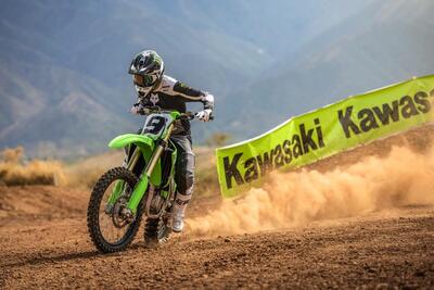 Kawasaki presenta le off-road KX model year 2026
