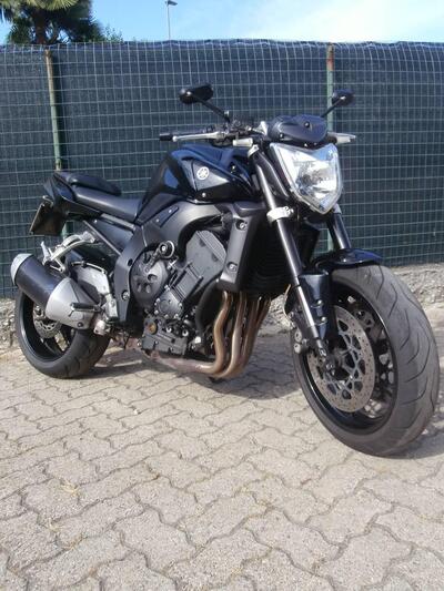Yamaha FZ1 (2006 - 16) usata