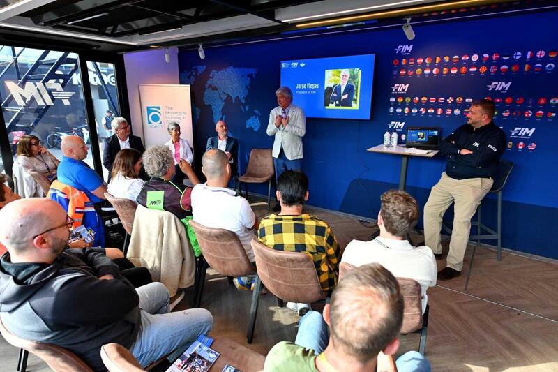 FIM - Accademici, industria e formatori innalzano il livello della formazione avanzata