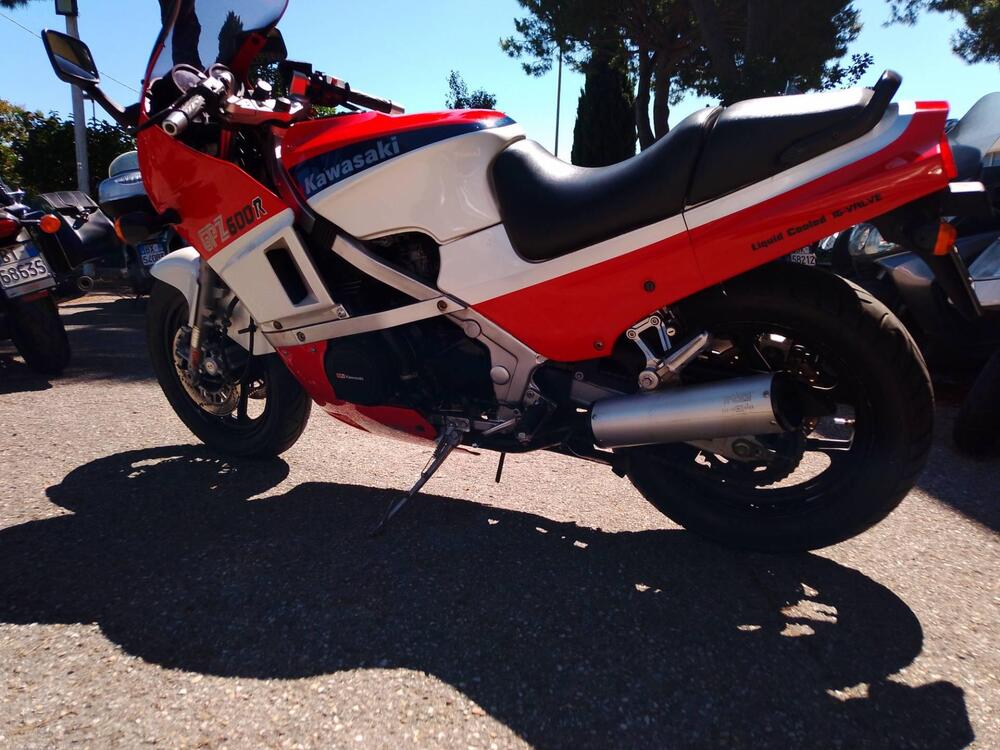 Kawasaki GPZ 600 R (10)