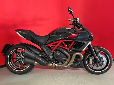 Ducati Diavel 1200 Carbon (2010 - 13) usata