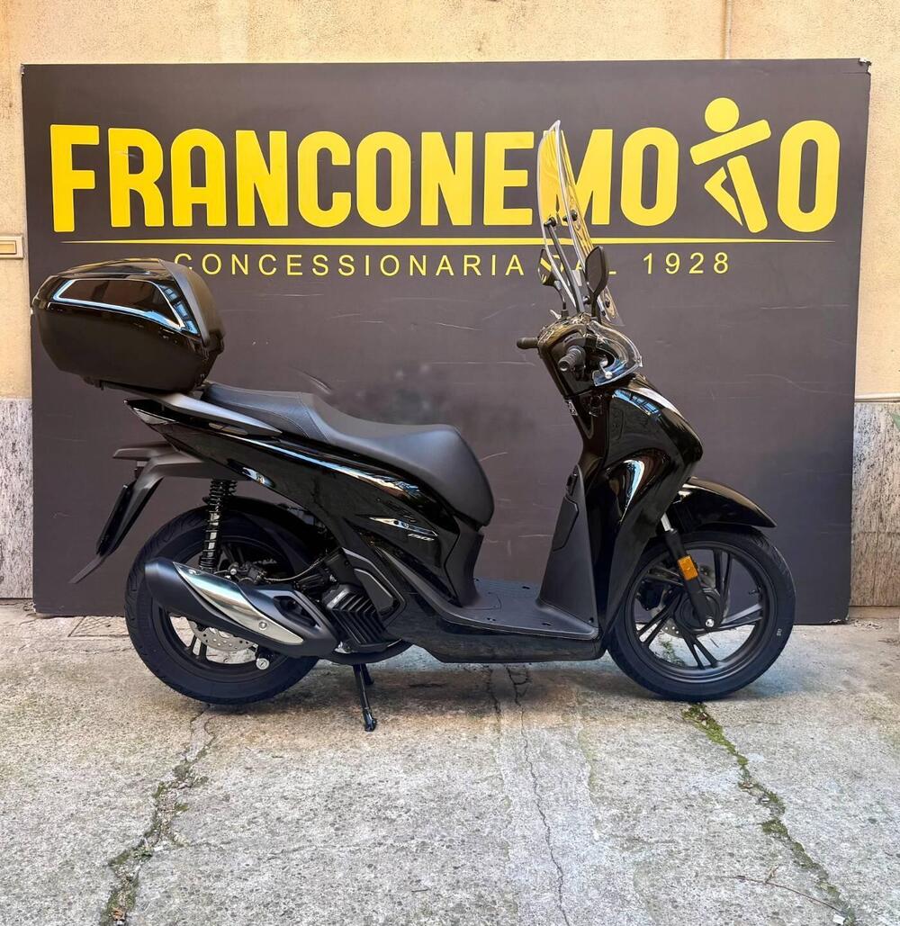 Honda SH 150i (2024 - 25) (2)