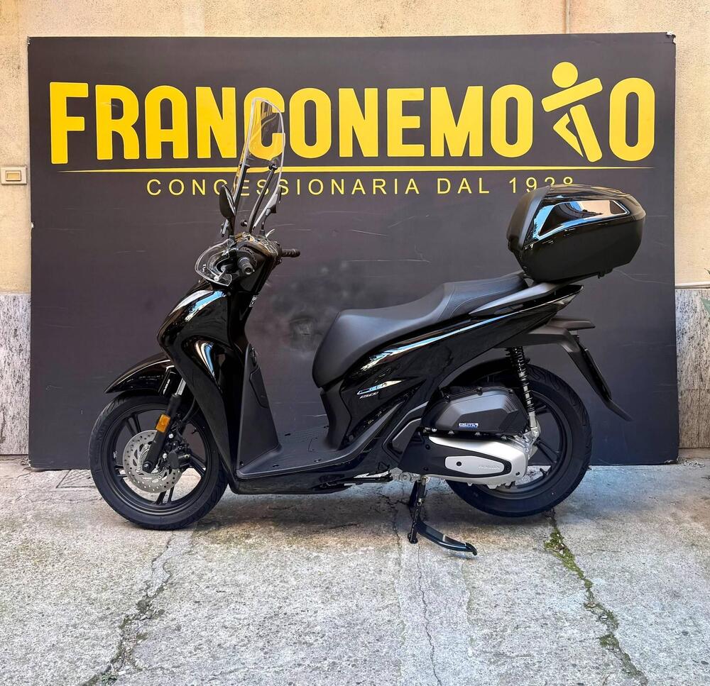 Honda SH 150i (2024 - 25) (4)