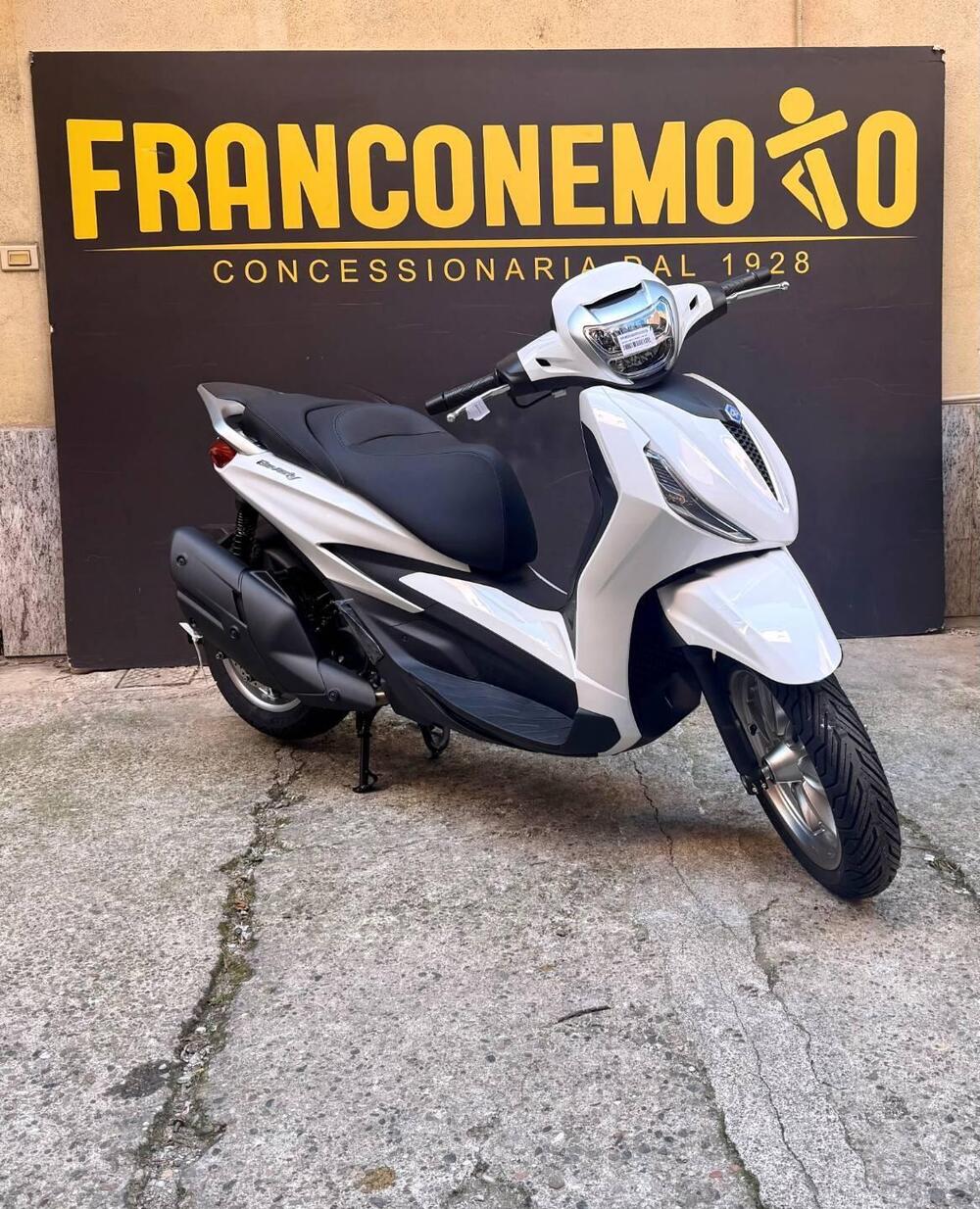 Piaggio Beverly 400 (2025)