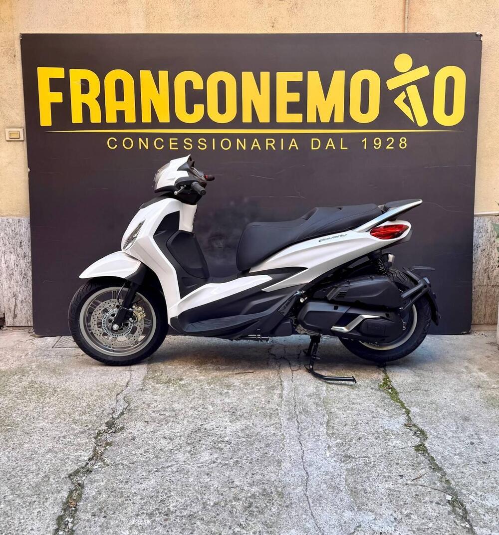 Piaggio Beverly 400 (2025) (4)