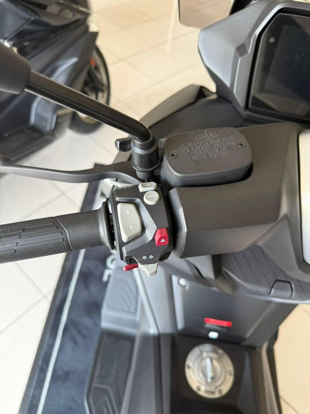 Voge Sfida SR4 MAX (2024 - 26) (8)