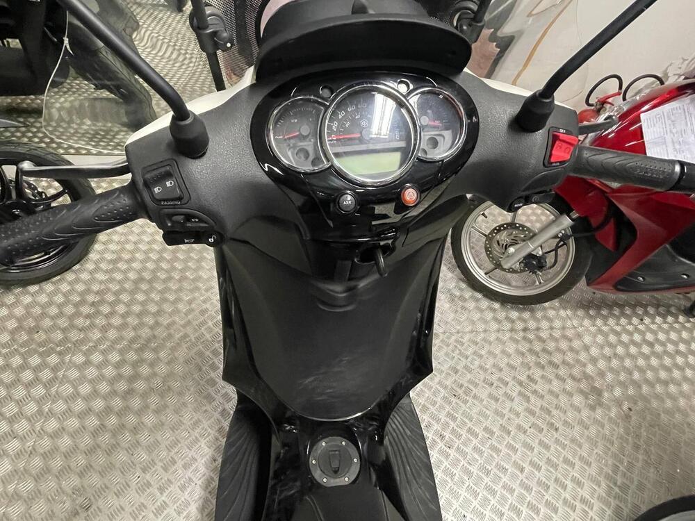 Piaggio Beverly 350 ABS (2016 - 20) (5)