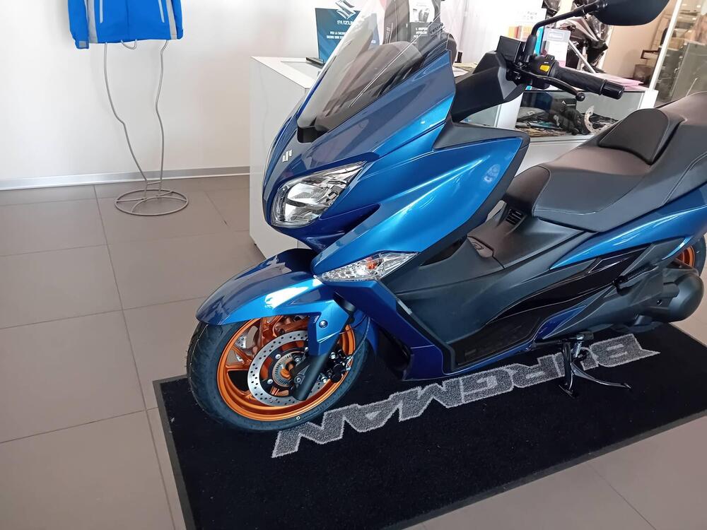 Suzuki Burgman 400 (2025) (5)