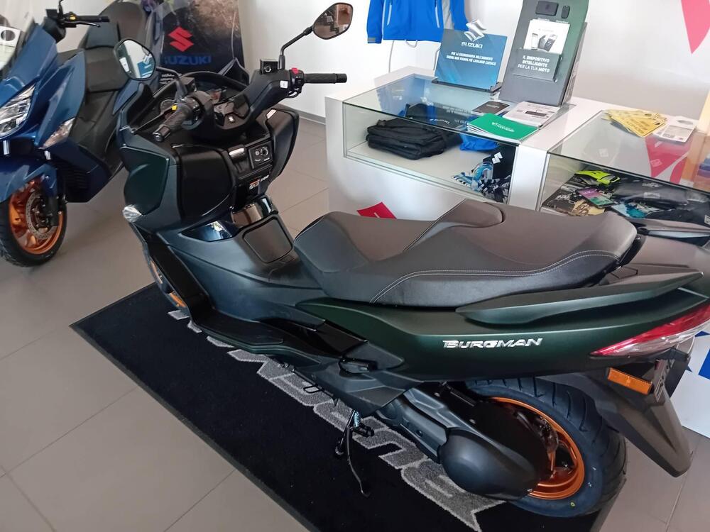 Suzuki Burgman 400 (2025) (10)