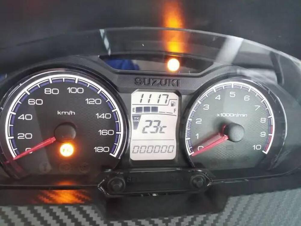 Suzuki Burgman 400 (2025) (12)