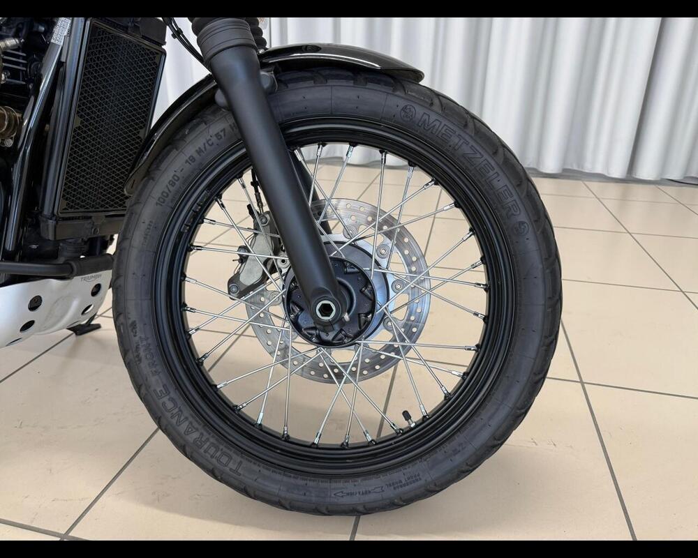 Triumph Scrambler 900 Stealth Edition (2024) (7)