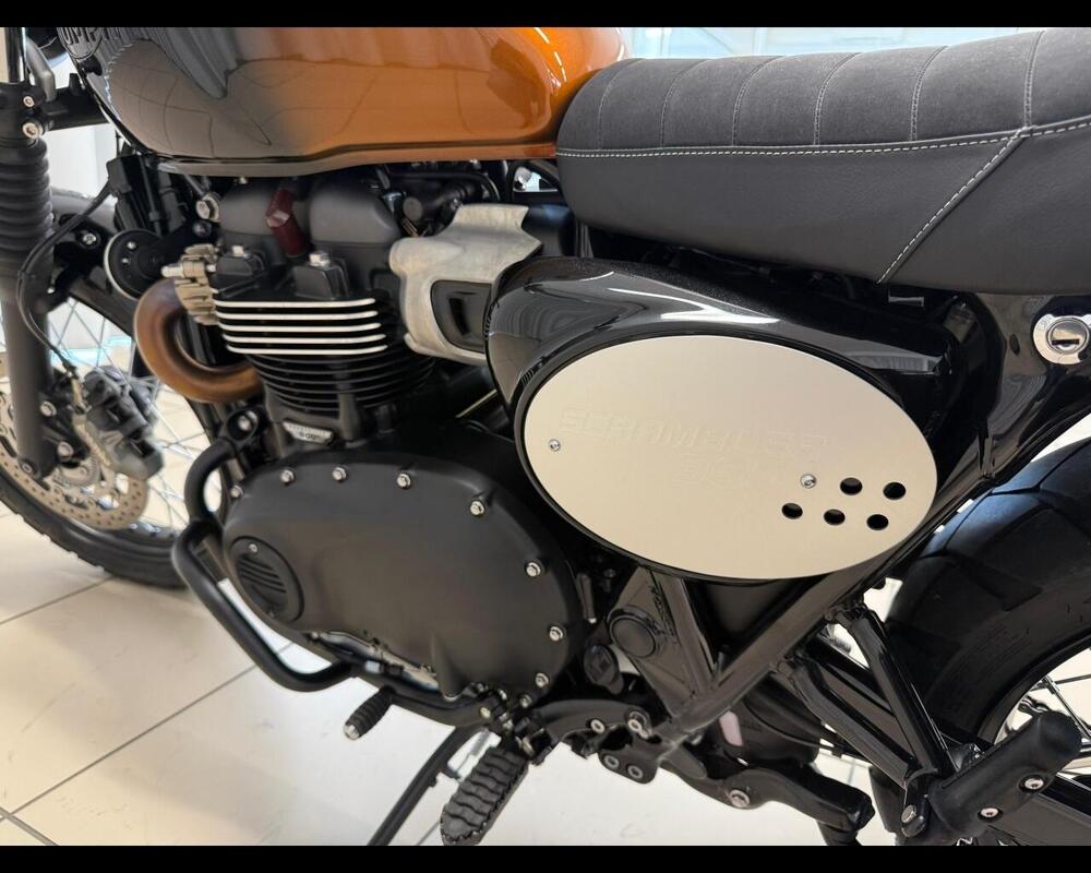 Triumph Scrambler 900 Stealth Edition (2024) (13)