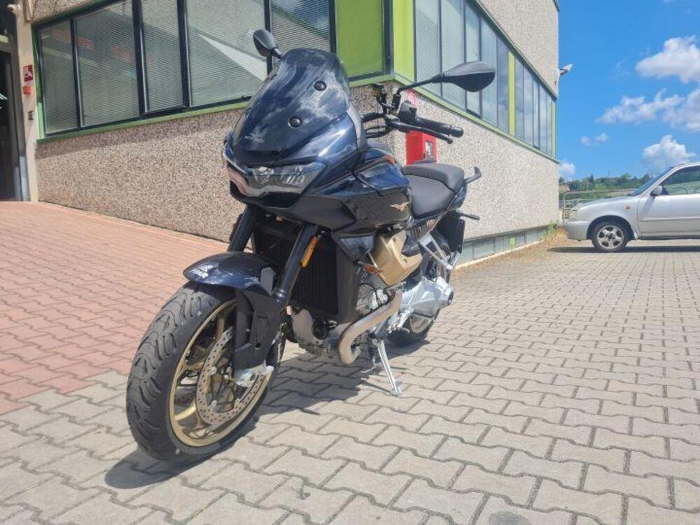 Moto Guzzi V100 Mandello (2022 - 24)