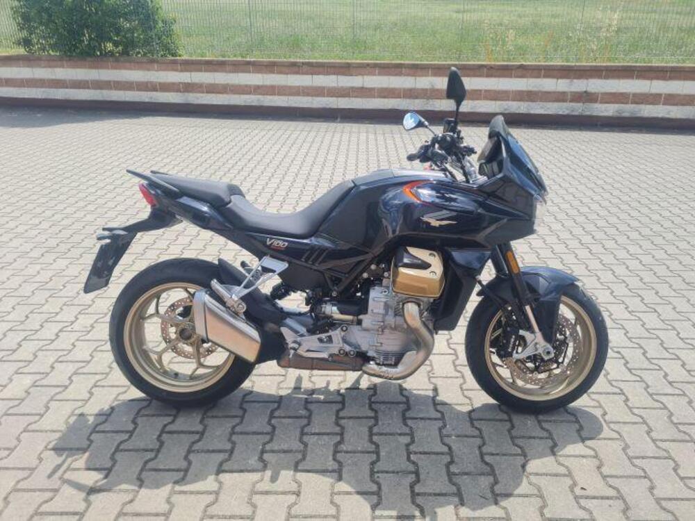 Moto Guzzi V100 Mandello (2022 - 24) (3)