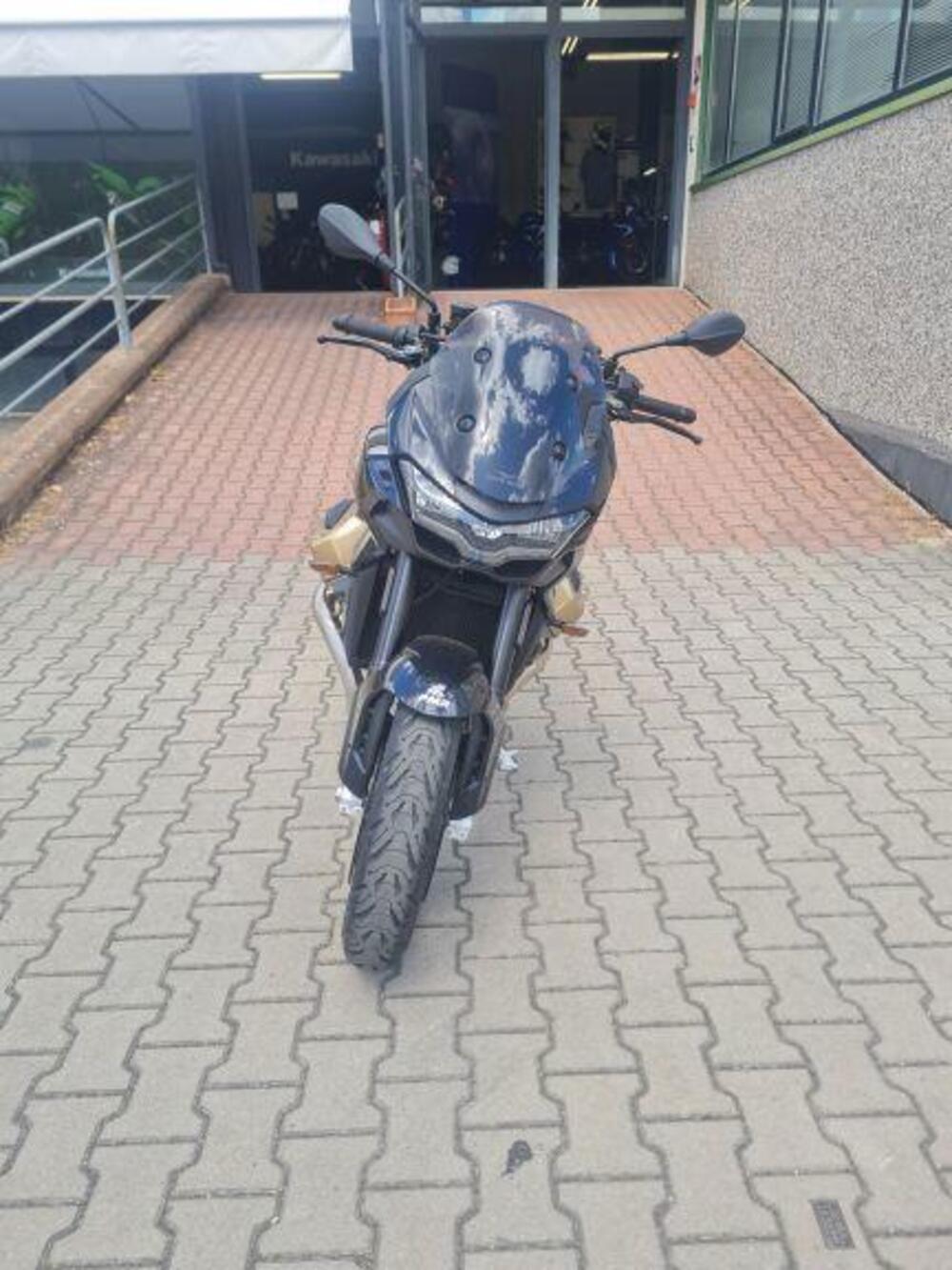 Moto Guzzi V100 Mandello (2022 - 24) (5)