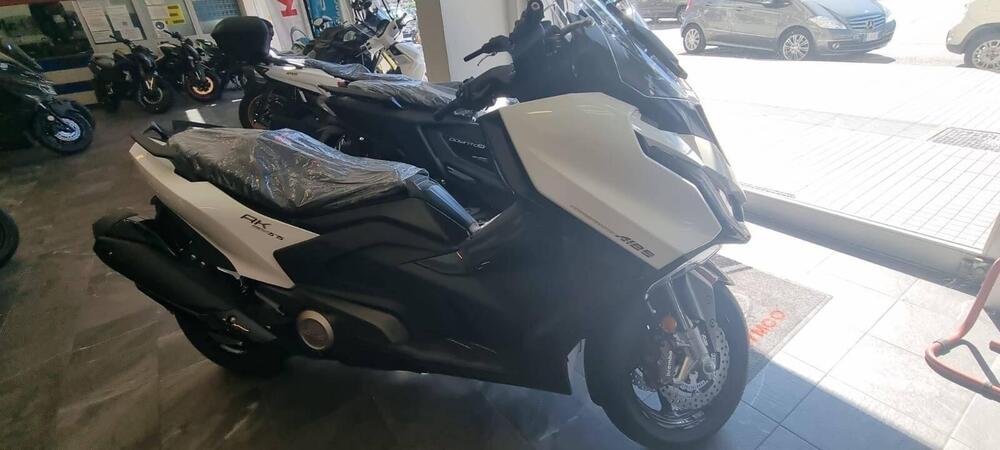Kymco AK 575 Premium (2025 - 26) (2)