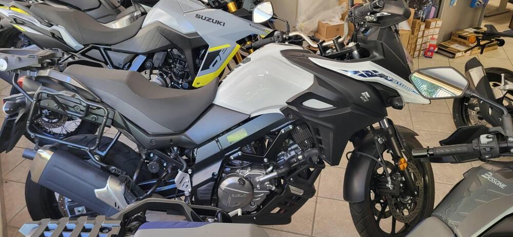 Suzuki V-Strom 650 (2021 - 25) (3)