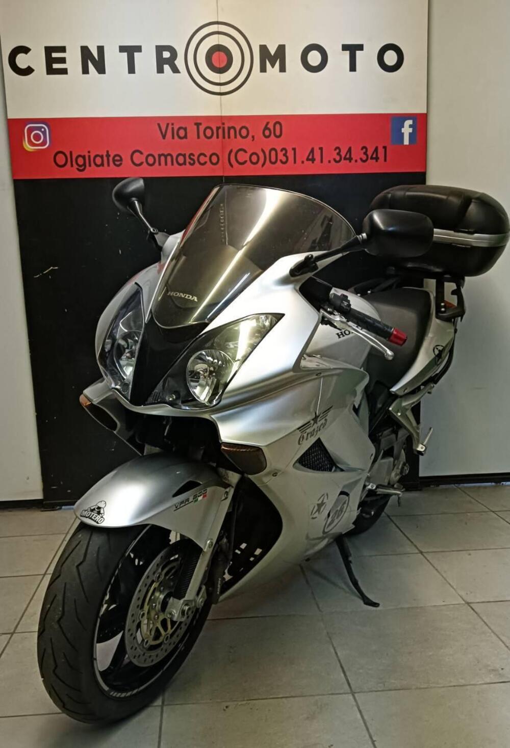 Honda VFR 800 (2002 - 05) (2)