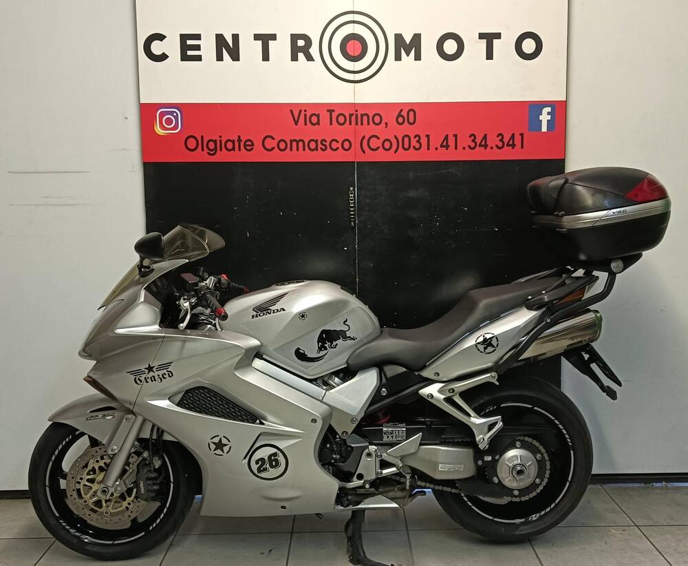 Honda VFR 800 (2002 - 05) (3)