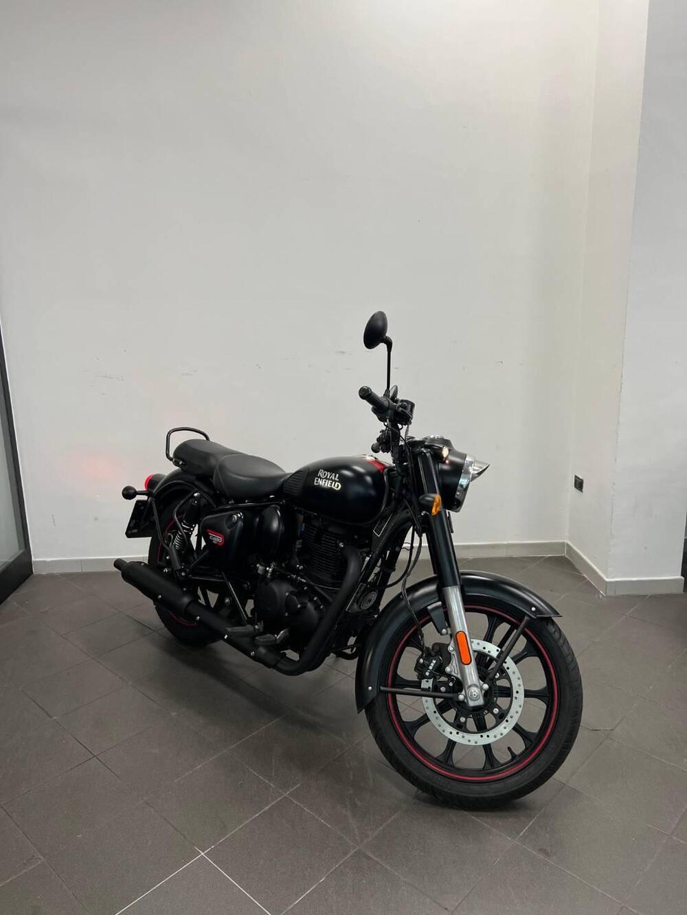 Royal Enfield Classic 350 (2021 - 26) (3)