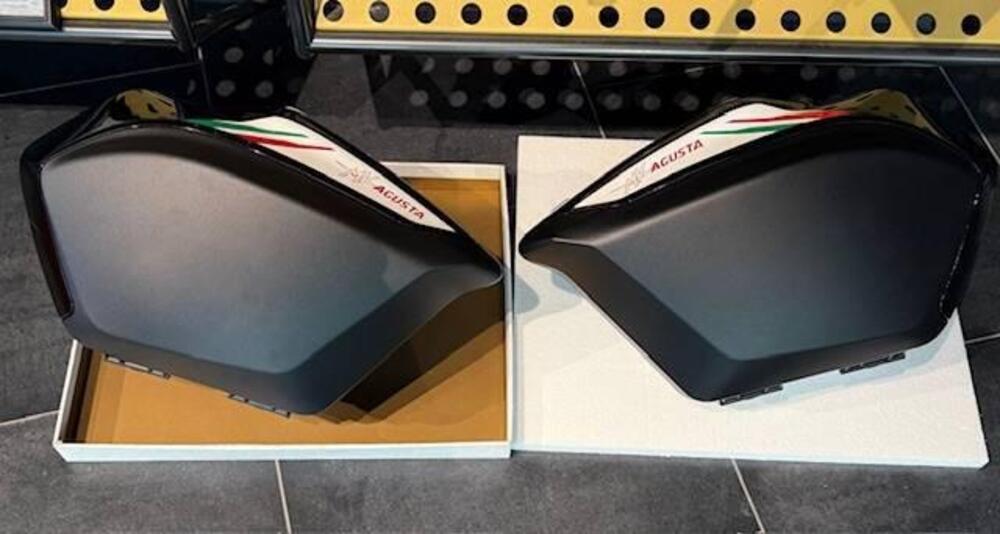 MV Agusta Turismo Veloce 800 RC SCS (2022 - 25) (11)