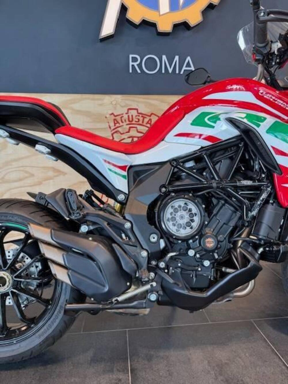 MV Agusta Turismo Veloce 800 RC SCS (2022 - 25) (7)