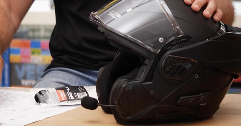 LS2 Intercom Spectrum: Comunicazione Intelligente per Motociclisti [VIDEO]
