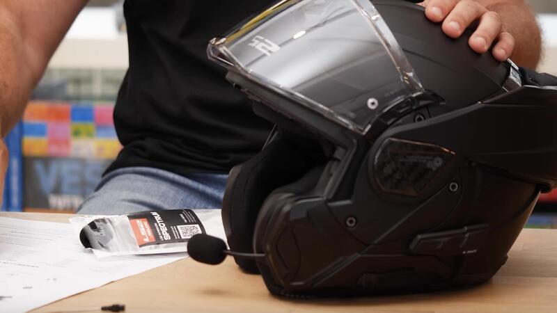 LS2 Intercom Spectrum: Comunicazione Intelligente per Motociclisti [VIDEO]