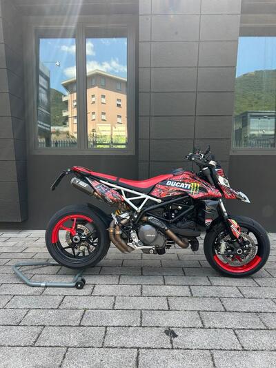 Ducati Hypermotard 950 RVE (2022 - 25) usata