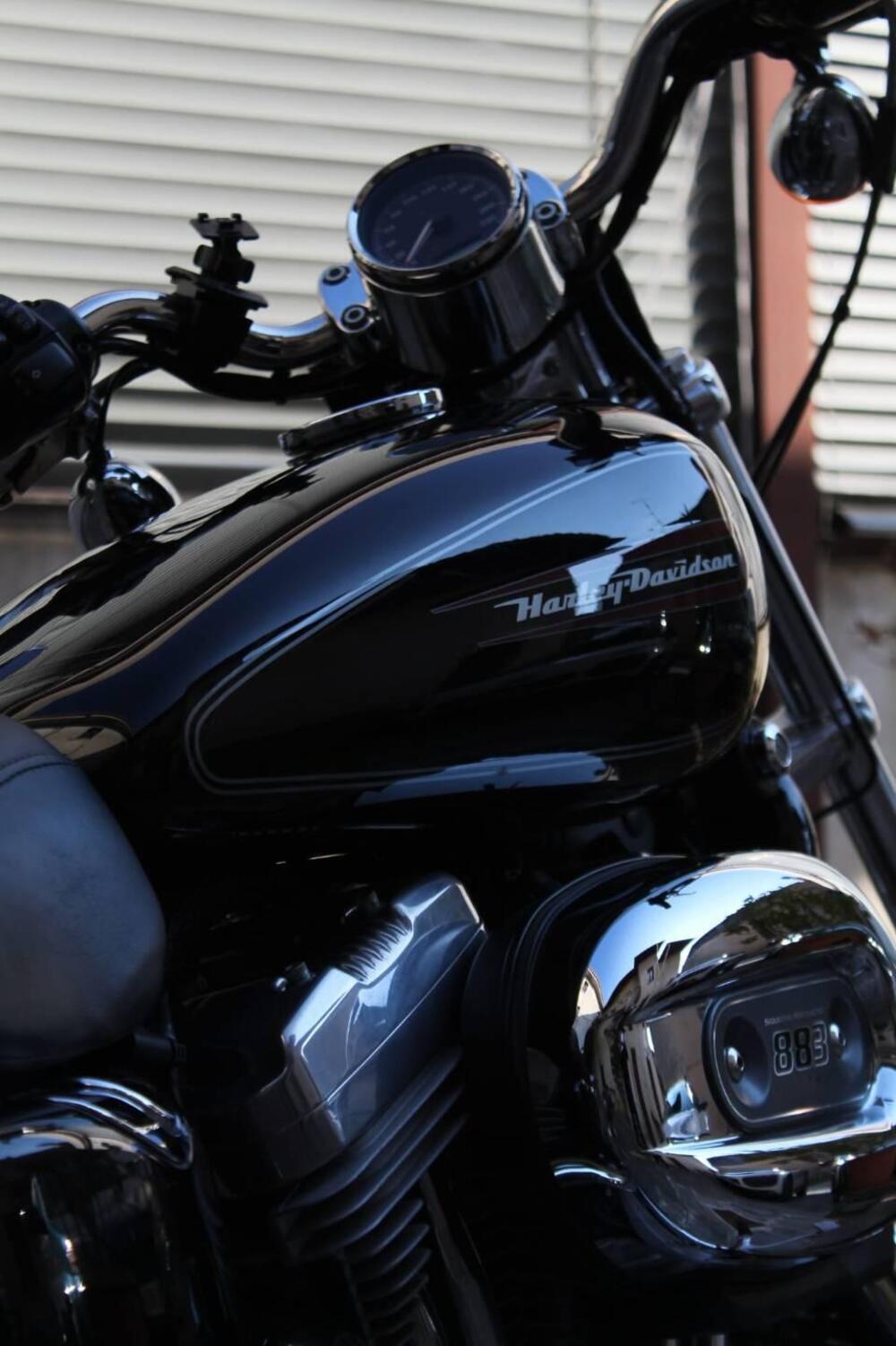 Harley-Davidson 883 Custom (2008 - 12) - XL 883C (5)