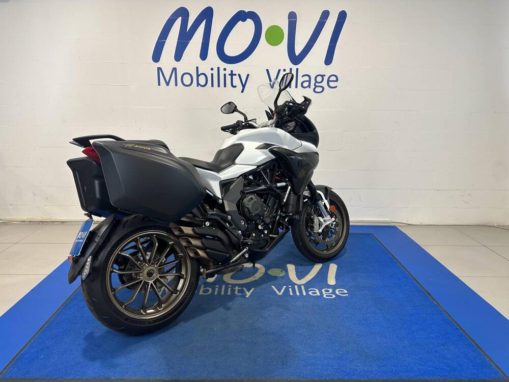 MV Agusta Turismo Veloce 800 Lusso (2020) (2)