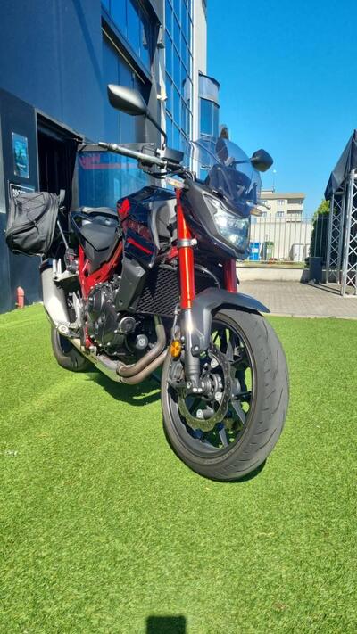Honda CB 750 Hornet (2023 - 24) usata