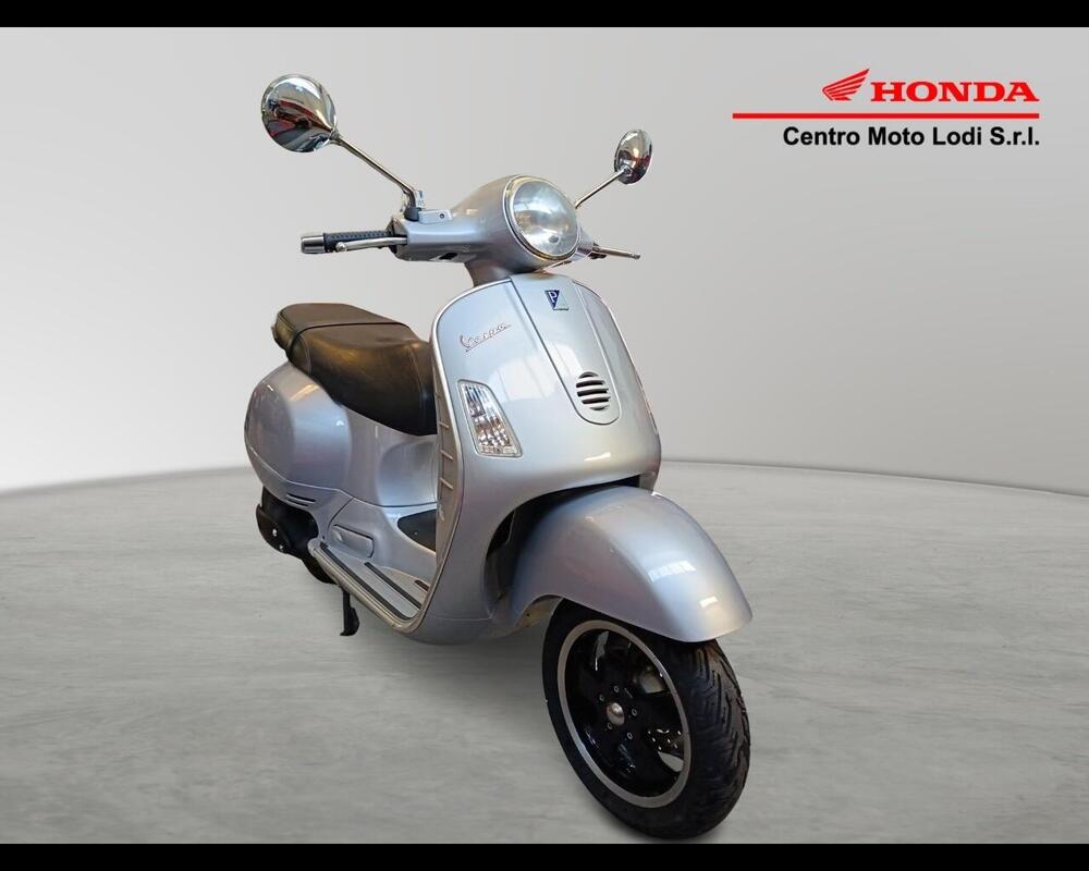 Vespa Granturismo 200 L (2)