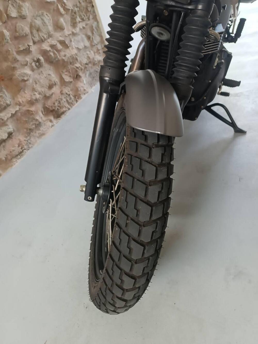 Triumph Scrambler (2006 - 17) (3)