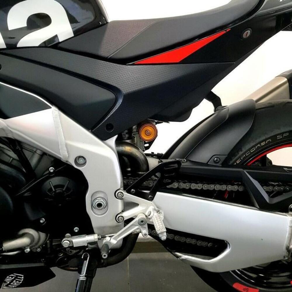 Aprilia Tuono V4 Factory (2021 - 24) (13)