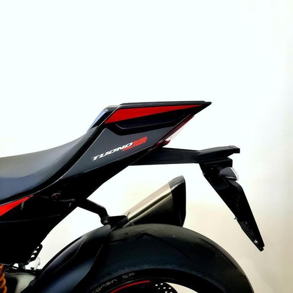 Aprilia Tuono V4 Factory (2021 - 24) (15)