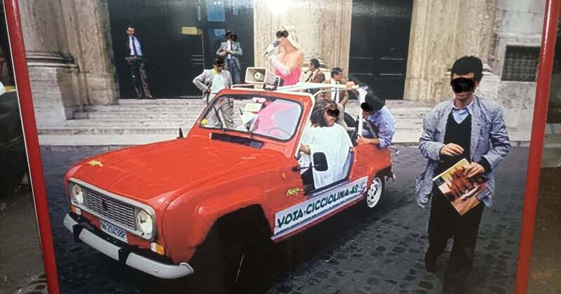 Cicciolina, vitalizi e Renault 4: l&rsquo;auto usata per la sua elezione era in vendita nel 2024