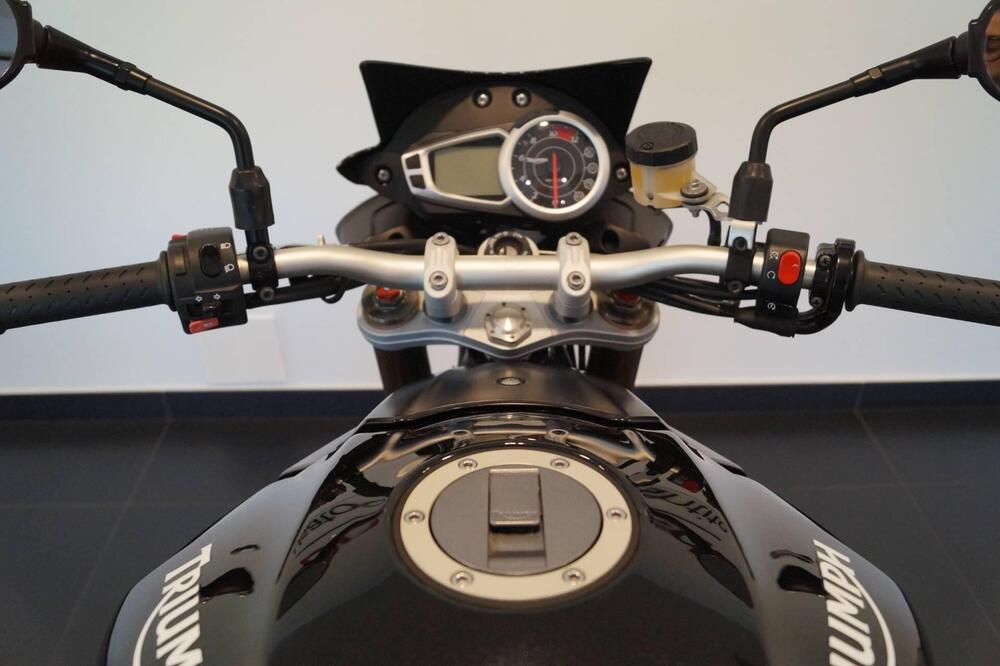 Triumph Speed Triple 1050 (2011 - 13) (8)