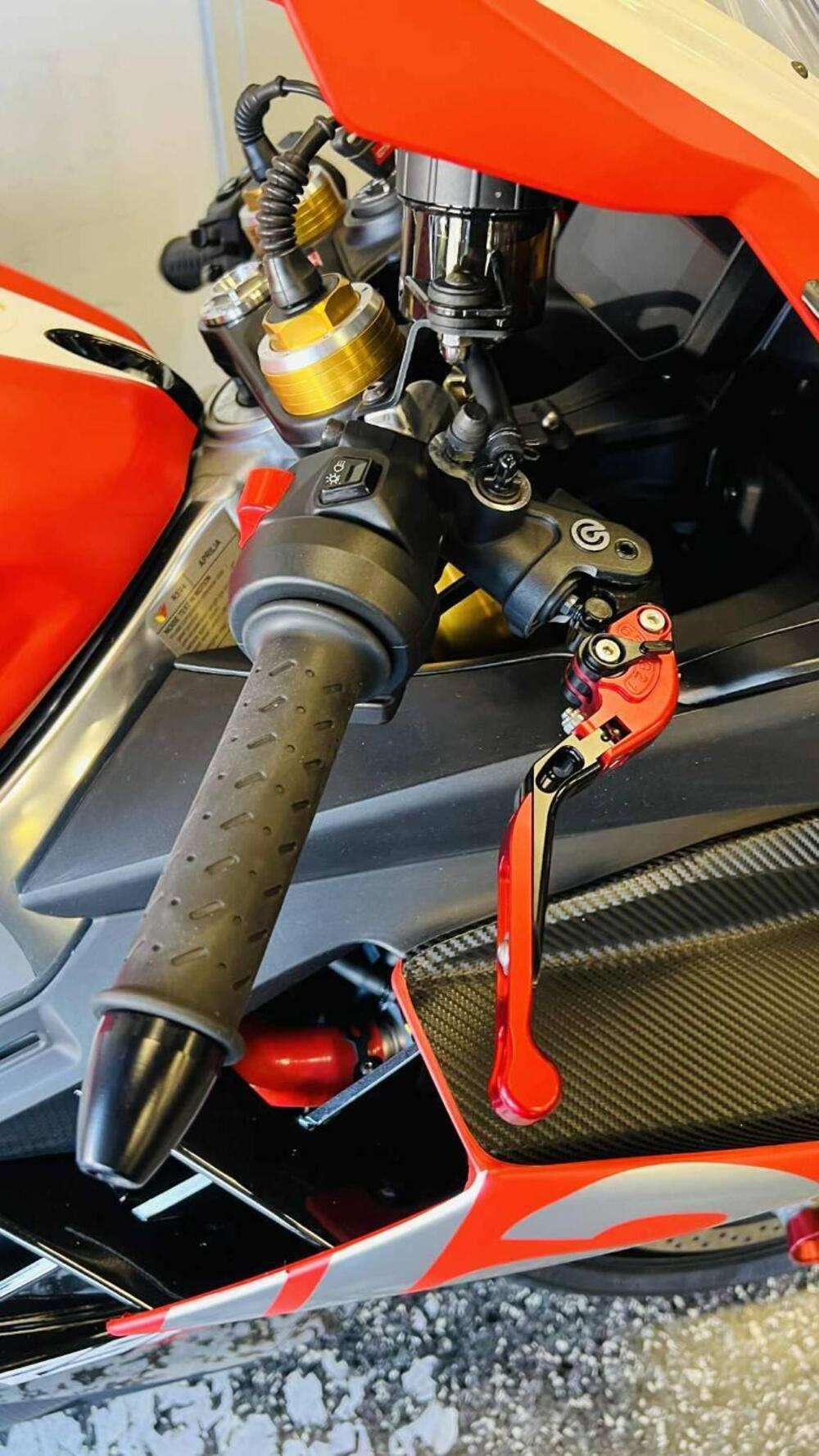 Aprilia RSV4 1100 Factory (2021 - 24) (3)